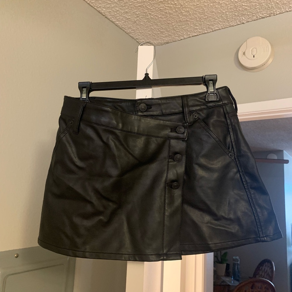 We The Free Wynne Vegan Leather Mini Skirt sz 25
